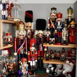 Z01. Nutcrackers and other Christmas decorations. 